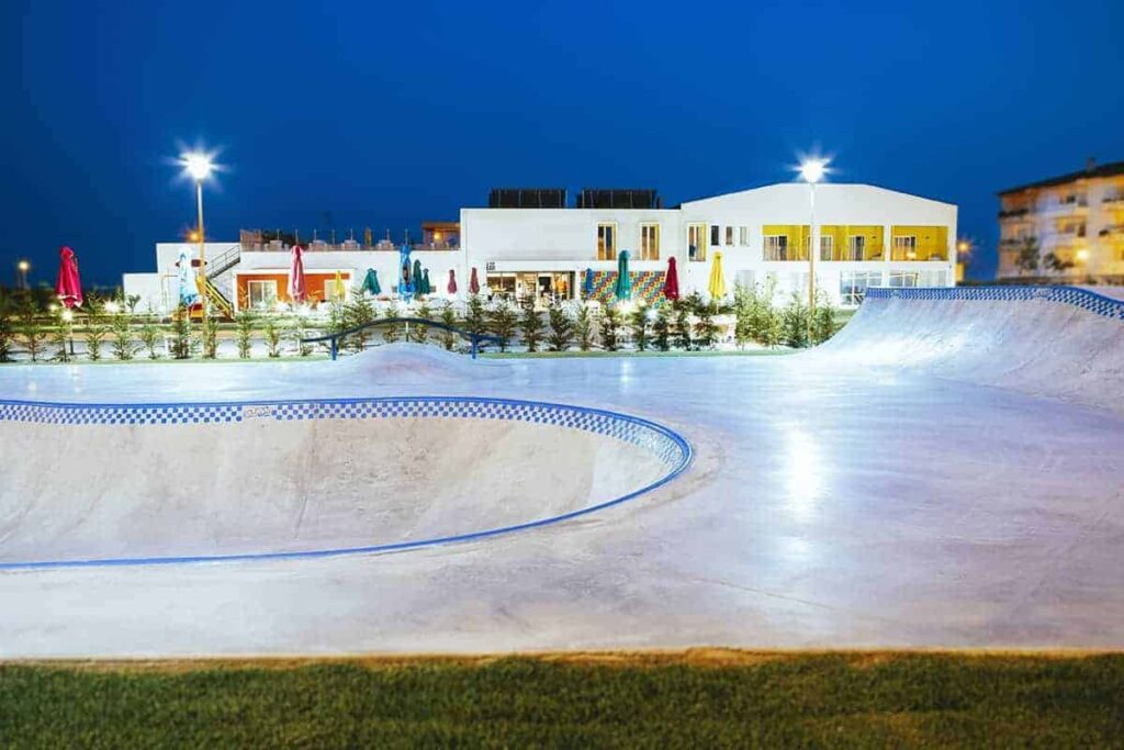 RIDE Surf Resort & Spa - Family Surf Co